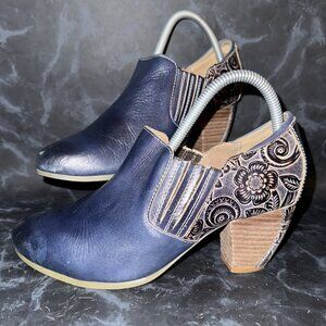 L'Artiste Leatha Floral Embossed Blue Leather Pump Heels Womens Size 7.5-8 (38)